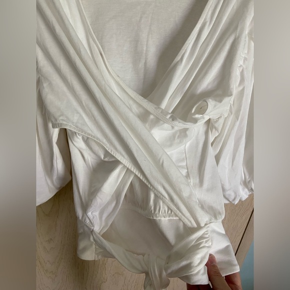 White Bubble Sleeve Cotton Blouse with Cris-Cross back Sz Small - Picture 4 of 9